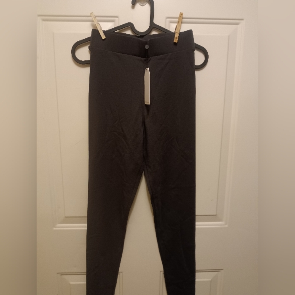 NWT Set Of Two Leggings and A Bike Short Universal Standard